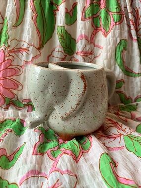 Speckled Elephant Ceramic Mug with Tea Bag Holder Light Gray